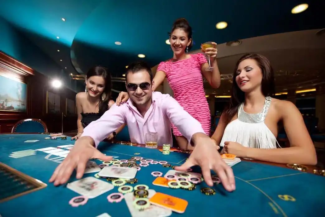 Cashback offer for casino and sports betting losses in Philippine pesos